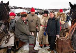 Grupphäng på Malmplatsen__ARG2784_WEBB_Foto AnnaReet Gillblad.jpg